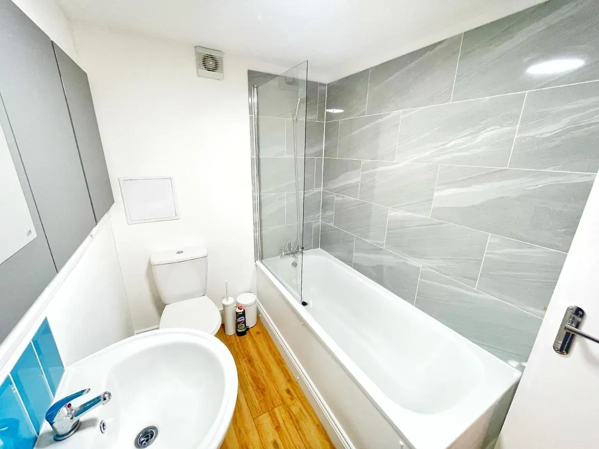 Prime Woolwich 2 Bed Gem Apartment London